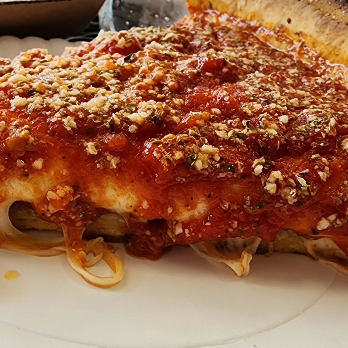 NDadgostar's tweet photo. Can't go through Chicago without stopping for a Chicago Deep dish pizza! Soooo Good. 

Check that one off the list!! 

#roadtrip
#nebraskafamilyphotographer https://t.co/FNJHRau4Aw