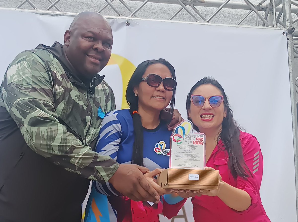 vargas_mimou's tweet image. Somos un solo gobierno trabajando por el pueblo, como lo ha orientado el Pdte. @NicolasMaduro &quot;un solo Gobierno, articulado y cohesionado en una sola visión y capacidad de acción. Es el camino correcto&quot; 

 #VenezuelaGaranteDeLosDDHH