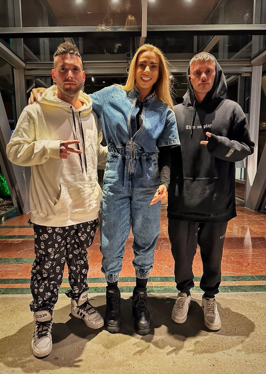 4GETProds's tweet image. Hoy hay ritual #4GET ⚡️🔥

23:00-01:00hs @pawwfirpo.dj 
01:00-03:00hs @bob_tosh 
03:00-05:45hs @marymeskmusic 

🎟 ticketland.com.ar

#4getproducciones