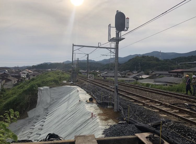 台風2号の影響により、和歌山線橋本駅～粉河駅間で運転を取りやめておりましたが、本日6/11(日)始発列車より運転を再開しております。ご利用のお客さまには大変ご迷惑をおかけいたしましたことを深くお詫び申し上げます。今度ともJR西日本をよろしくお願いいたします。