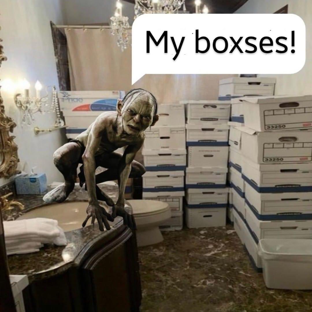 goRubenRuben's tweet photo. Oralé Bring on Thé Trump boxes memes! Who ready? #TrumpBoxes #TrumpForPrison #TrumpIndicment https://t.co/LTHRq4EJ8l