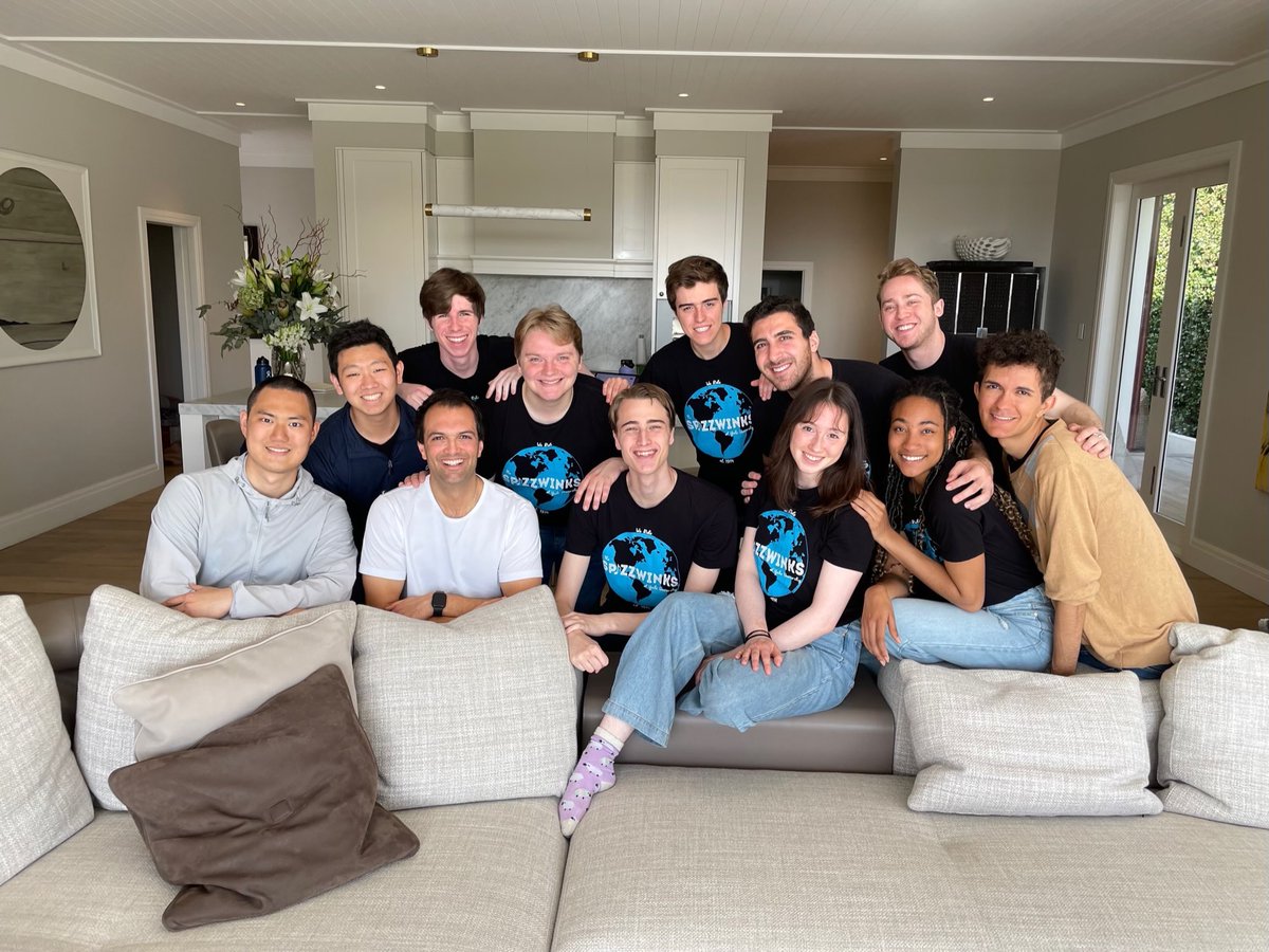 spizzwink's tweet photo. Our third leg of tour finally brought us Beyond the Sea—or rather, across the Pacific Ocean—to New Zealand 🇳🇿

First up, we hit the North Island to tour the awesome city of Auckland. In between sets, we managed to both climb the Auckland Harbor Bridge and sail underneath it! https://t.co/1tVL7i00Bt