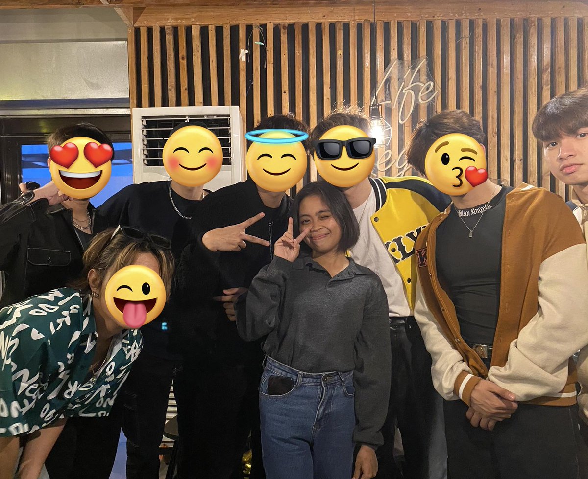 reyn_ismyname's tweet image. sorna agad, gilly 🥹 babawi ako ng selfie the next time na magkita tayo 😭

1ST JELLYVERSARY 
#ACESelcaDay 
@Jelliesofficial #Jellies 
@eclipse_gilly #EclipseGILLY