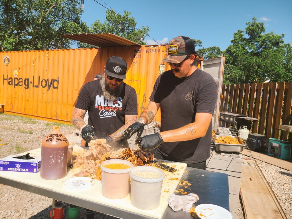 benfelder_okc's tweet photo. Whole hog magic being served in Wellston tonight. Collaboration between The Butcher Stand, Edge Craft and Mac's. Complex flavors in this pork and the cracklins are a religious experience. #okbbq https://t.co/Of3tjI7CLc
