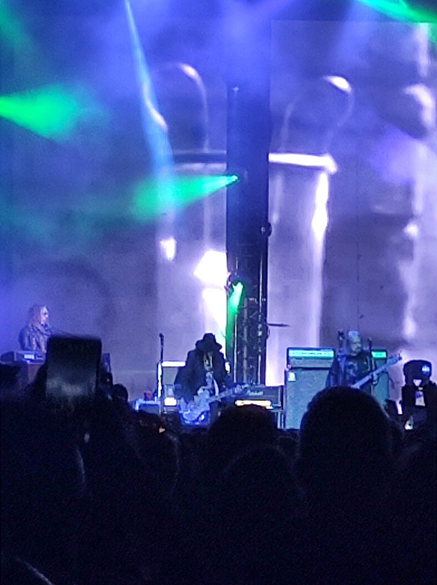 teytanus's tweet photo. The show was great! But the next time I am buying VIP, it was so crowded I could barely see them on stage 🥲💀 https://t.co/EsETw99y7T
