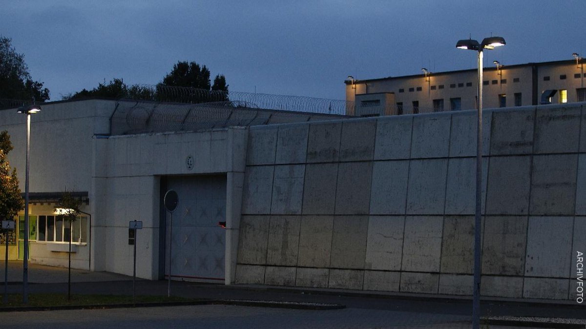 Communiqué der #tagxantifaost Gefangenen 

Zusammenstehen!
Gegen die Kriminalisierung des antifaschistischen Widerstands, die Angriffe auf die Versammlungsfreiheit und die Repression gegen linke Politik! 

[1/X]

Source: freexantifas.org

#le0306 #le0206 #FreeXAntifas