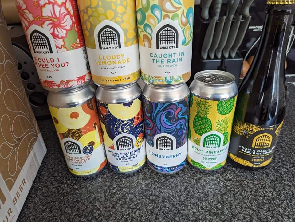 ShadeVaper's tweet photo. @vaultcitybrew 

I'm glad it ammuses you that you put a stout in a super sour showcase box, and I'm glad to witness the comments blatantly taking the piss that I was a little bit confused as to why a stout would be in a super sour showcase box

#sadstateofaffairs https://t.co/CdnvztyOPq