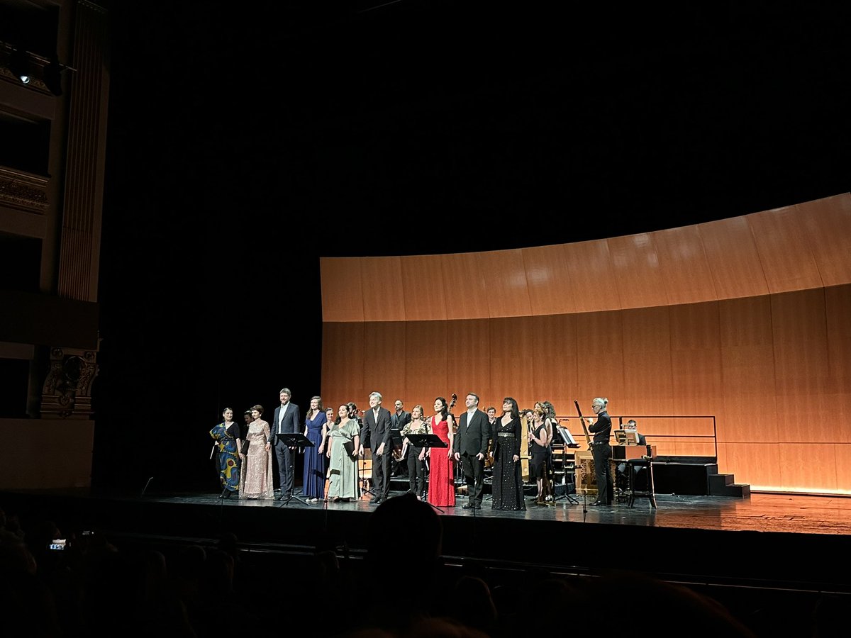 BonevaPreslava's tweet photo. #Coronis, magnífica zarzuela en versión de concierto hoy en el @Teatro_Real. El gran director musical Vincent Dumestre y la Orquesta Le Poème Harmonique han estado extraordinarios. Un auténtico placer descubrir estas obras barrocas españolas.
@PoemeHarmonique #barroco https://t.co/aYn17DI5P7