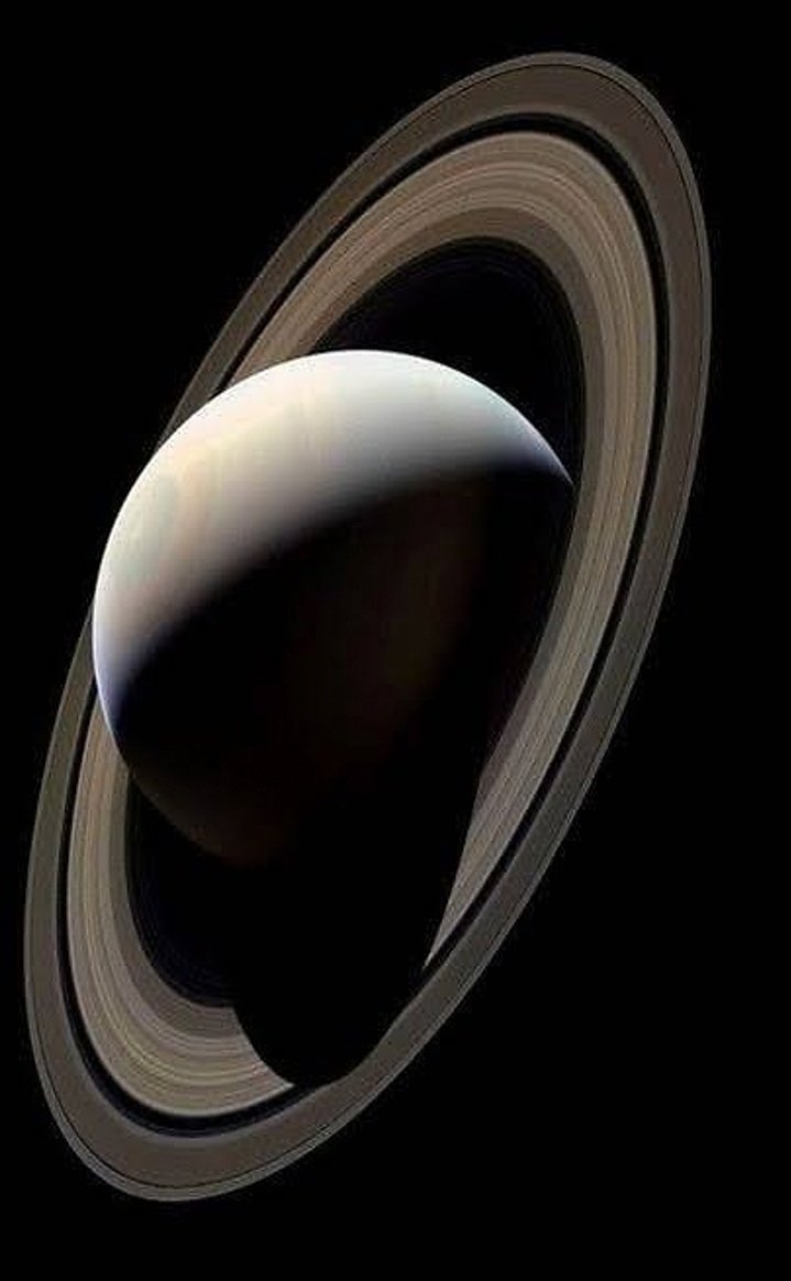 maiz_julio's tweet photo. Saturn captured fron Cassini Spacecraft #NASA https://t.co/sDxlyrhNay