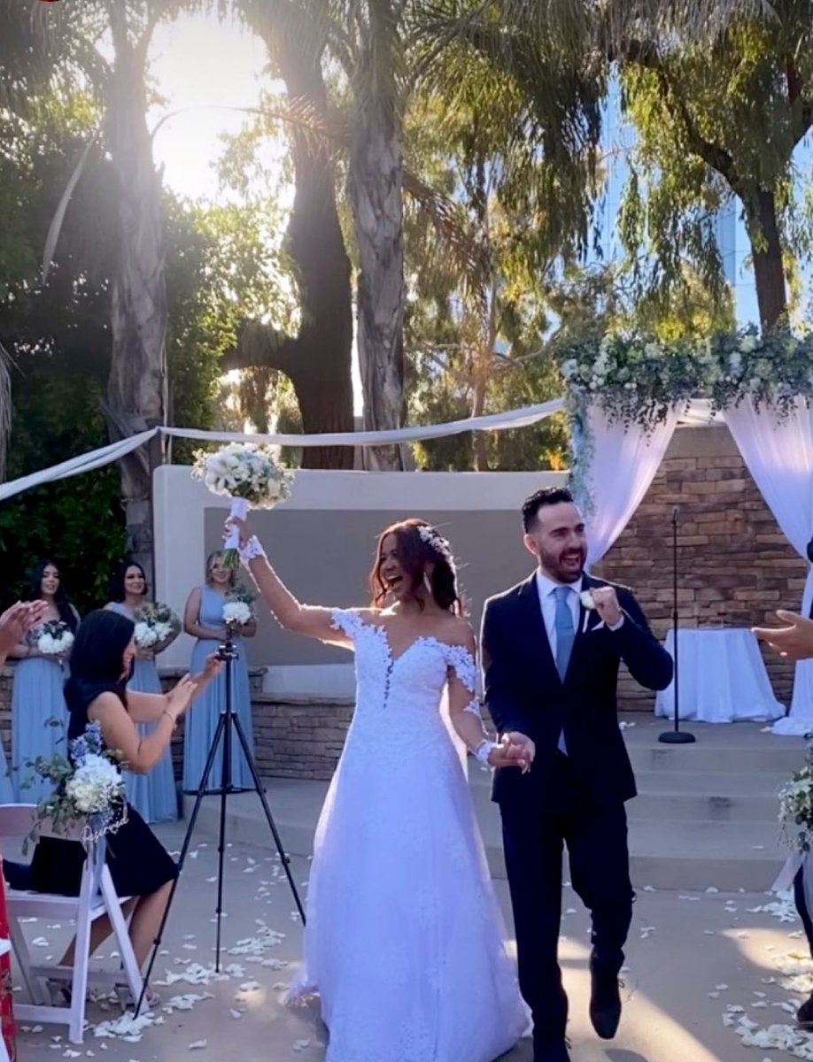 nellyromero11's tweet photo. Jun 03.2023 🥹😍💍💛

Hey Alexa, play “Por el resto de mi vida” by @andrescepeda! https://t.co/Zhq9E2zhgb