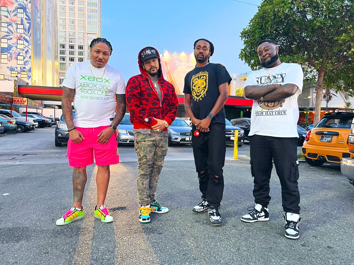 CW89DS's tweet image. #IronLordsWest #Westeros @IronLordPodcast @LordCognito @kingdavidotw @LordSovILP @LordAddictILP 

Brethren of the brown table 

#IronLords @JBoneSlave @NewBalanceDave and #KSlayer 

Had to pull out the WD-40 for my knees but it was worth it