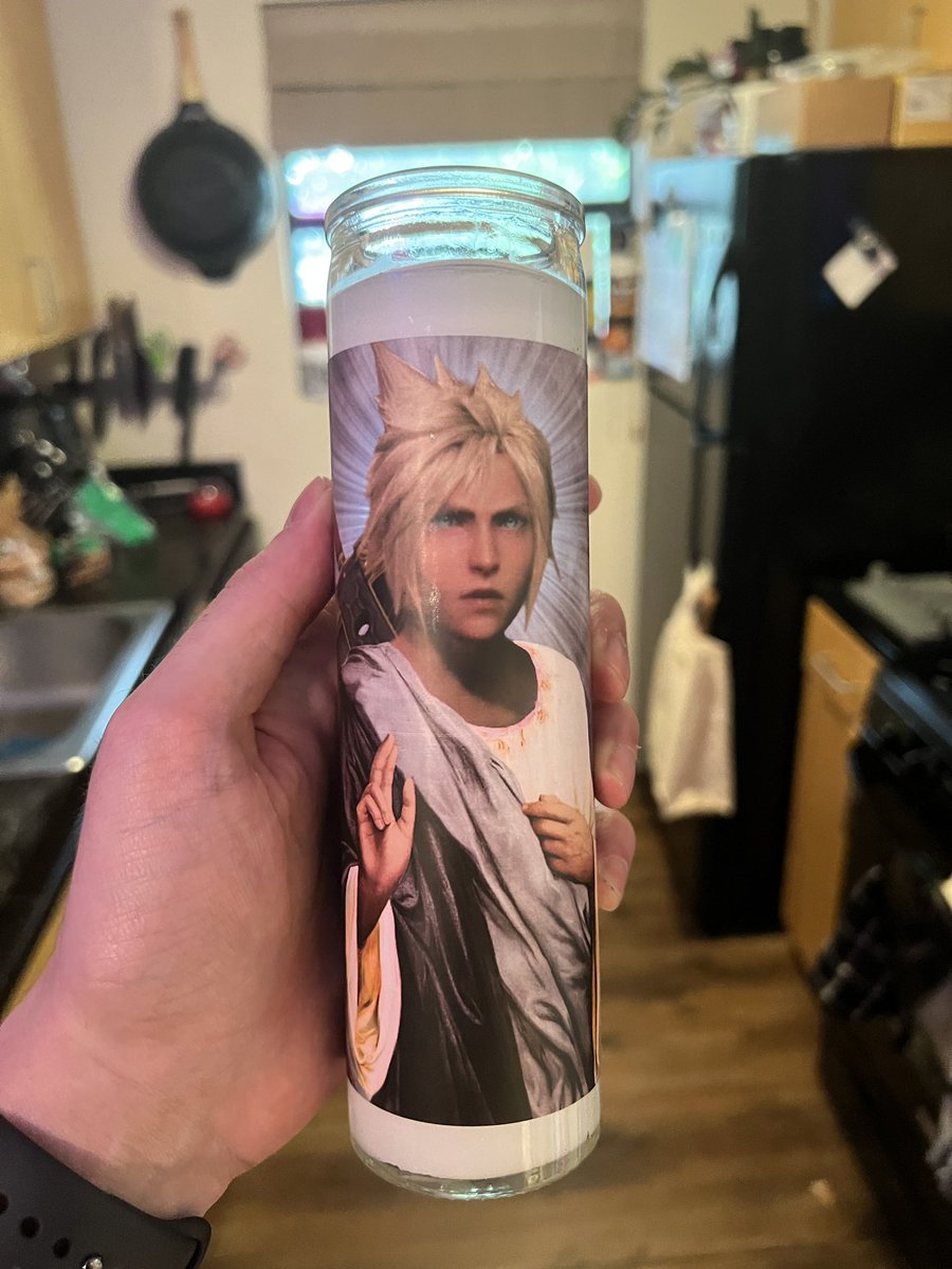 PicklesGGs's tweet photo. My new favorite candle #FFVII https://t.co/eNxubtqvxi