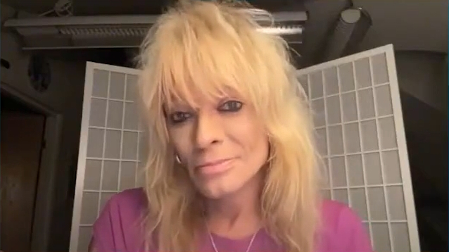 MICHAEL MONROE: Meeting VINCE NEIL For First Time Last Night Was 'One Of The Most Important Moments Of My Life' blabbermouth.net/news/ex-hanoi-…