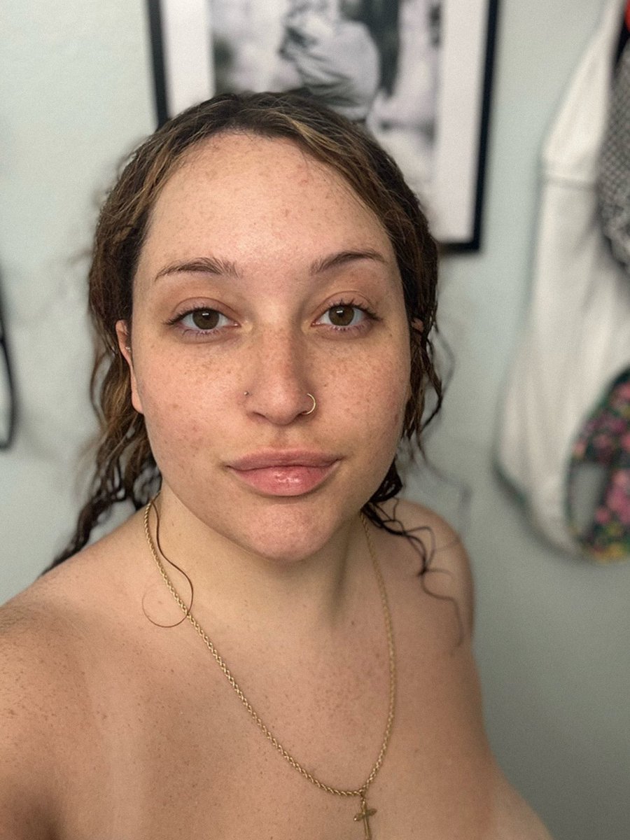 𝘳𝘢𝘭𝘱𝘩𝙡𝙖𝙪𝙧𝙚𝙣🦋 on Twitter: "post pool day freckles"