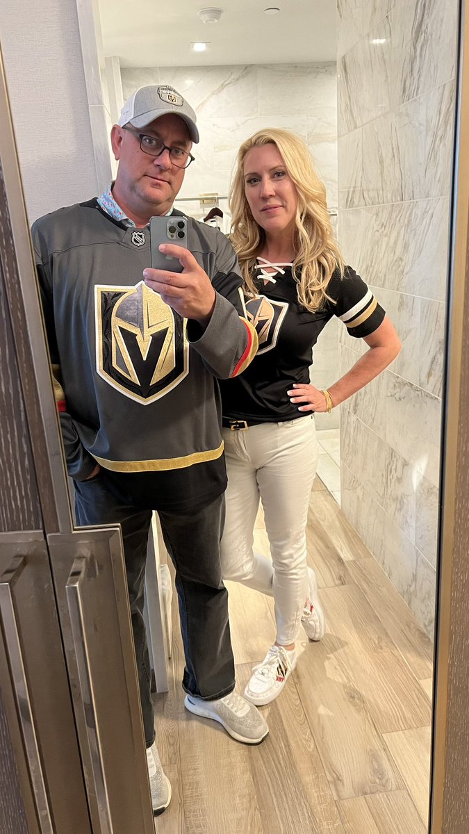 WeKnowLasVegas's tweet photo. @GoldenKnights #VegasBorn in Sunrise ready for a W. https://t.co/pf5CFk0fHj