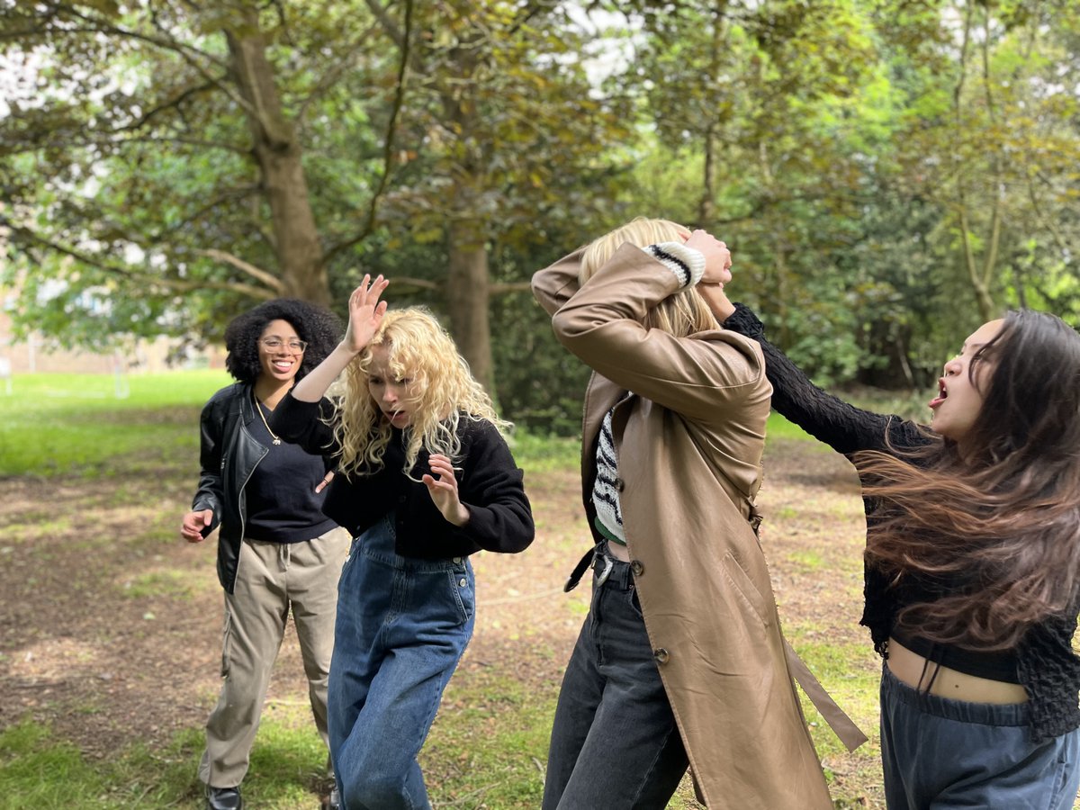 In rehearsals - Rosalie &amp; Juliet: SHAKESQUEER <a href="/EtceteraTheatre/">Etcetera Theatre</a> 7pm, 12th June ✨💖 Tickets: citizenticket.com/events/etceter…