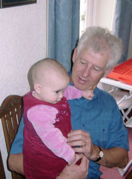 awrittenventure's tweet photo. Tomorrow I will be running the Race for Life in honour of my grandad who passed away from cancer at the end of last year. My goal is to finish the run in about 35 minutes! 

If you’d like to sponsor me you can use the link in my bio, all donations are greatly appreciated 🙏🏼🙏🏼 https://t.co/nyuI8lBZcT