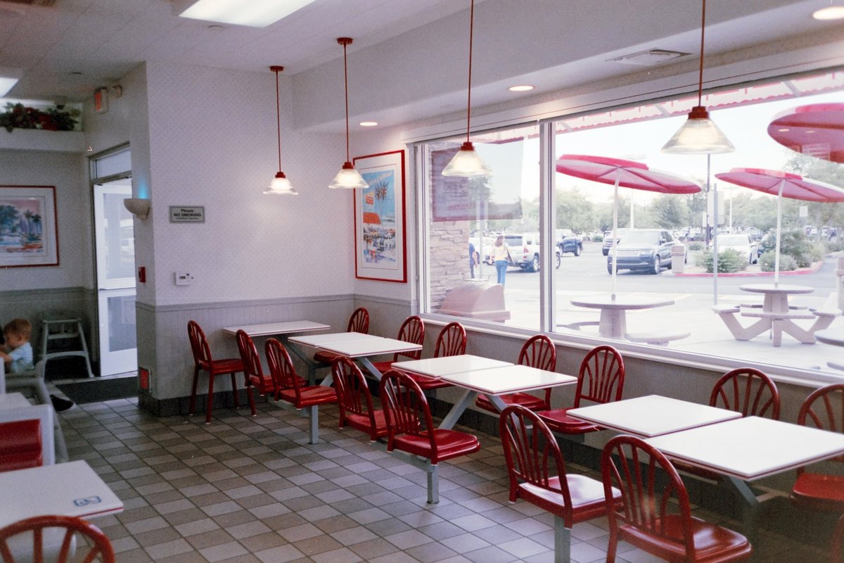 Vaultsbyrd's tweet image. In n Out with #fujifilm #superia and the #OLYMPUS #mju1