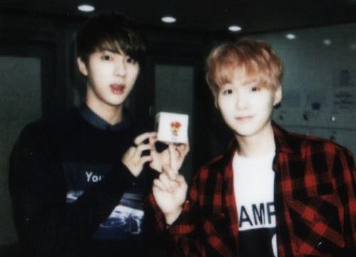 jin pics 🧑🏻‍🚀 tweet media