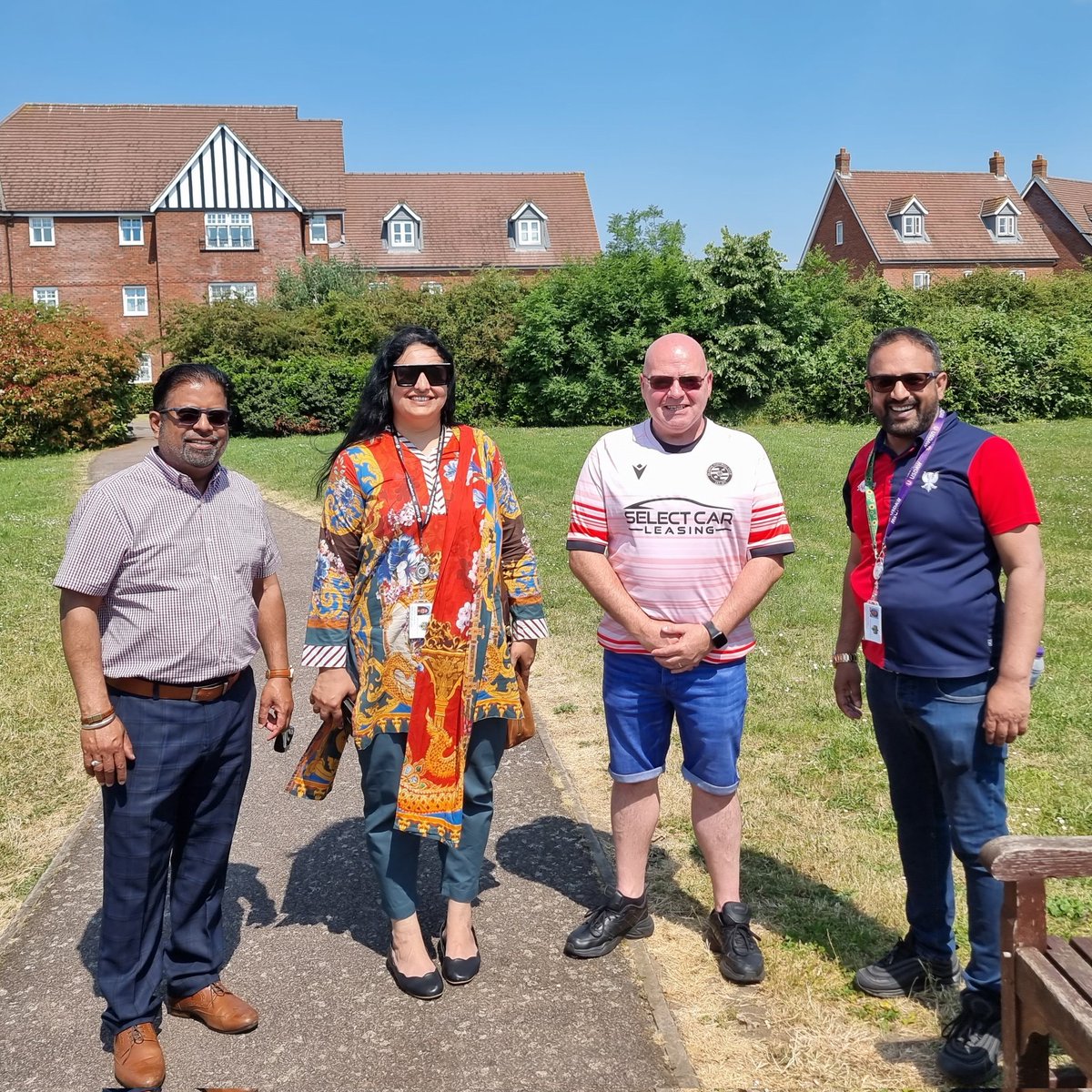 LabourCW's tweet photo. Cauldwell Councillors met with Elstow Parish Councillors. The councillors conducted a ward walk and discussed several issues on which they agreed to collaborate in order to improve the quality of lives of the residents.

https://t.co/gS9ND8wIhE

#Cauldwell #CauldwellWard https://t.co/bbkkJMmamN