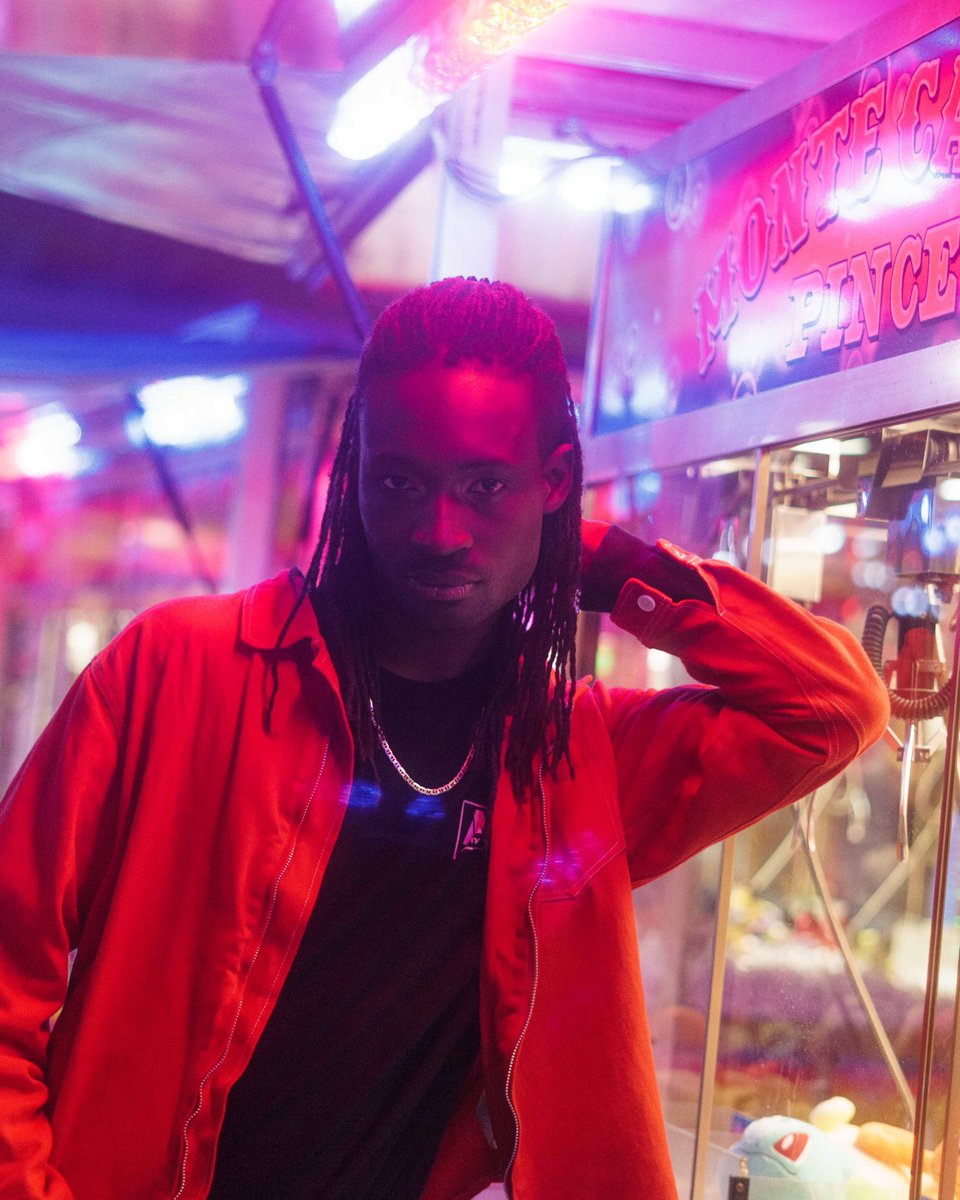LoicleBeillan's tweet photo. Je vais poster plus de photos ici, instagram est totalement mort avec ses hastags
.
.
.
#portraits #photography #portraitphotography #70mm https://t.co/d4AACR1XN1