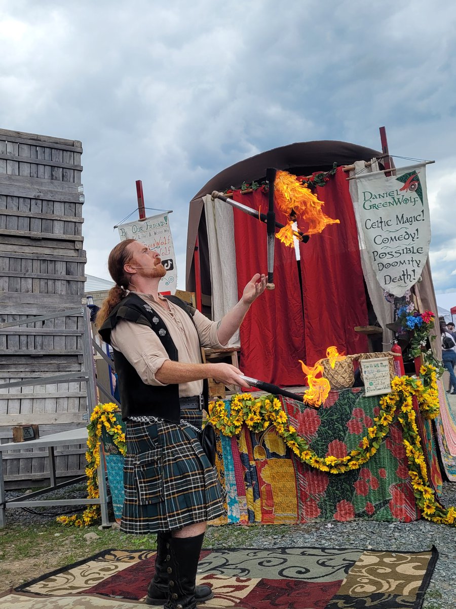bwayfan88's tweet photo. Always fun to see @DanielGreenWolf perform at the New York Capital District Renaissance Faire this weekend! @HeyScoops #RenFest #saltpork crissangelhasaquestion 😄😉 https://t.co/GNJz11HD3I