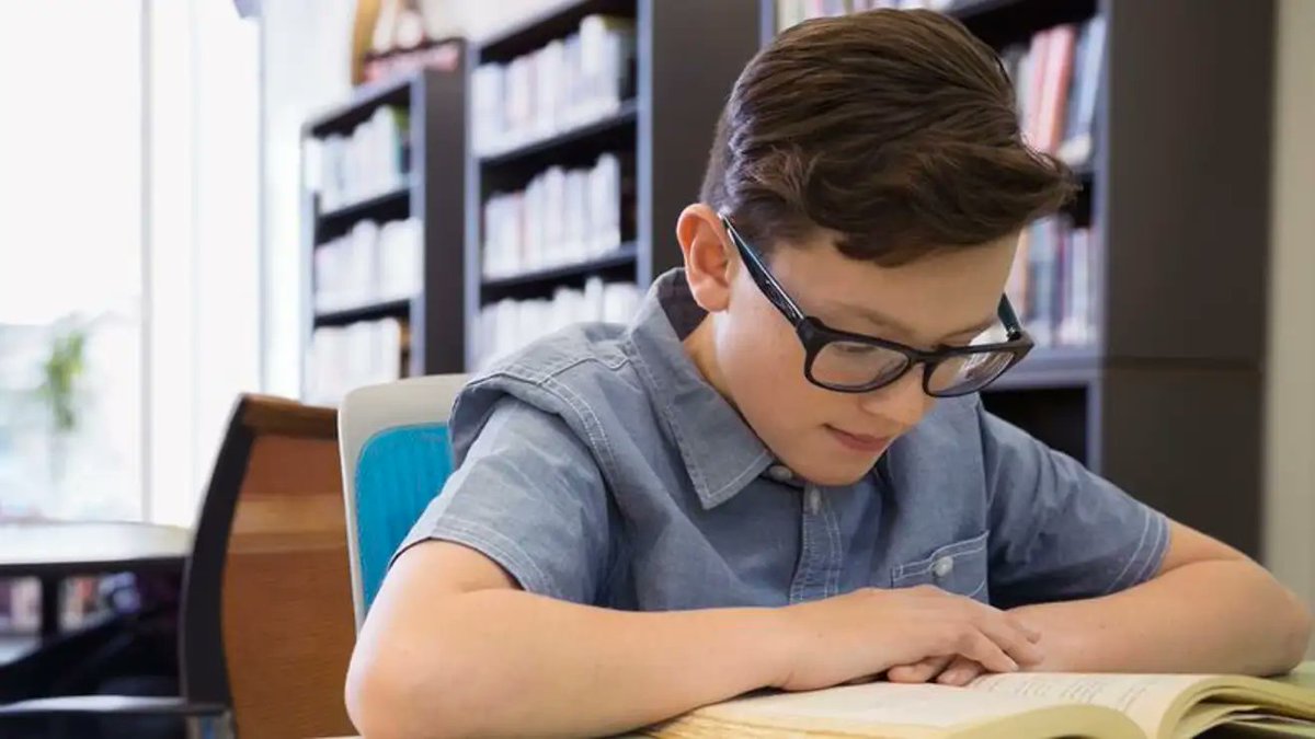 Lonely Elementary Schooler Already Crushing Library’s Summer Reading Program bit.ly/3WUZDce