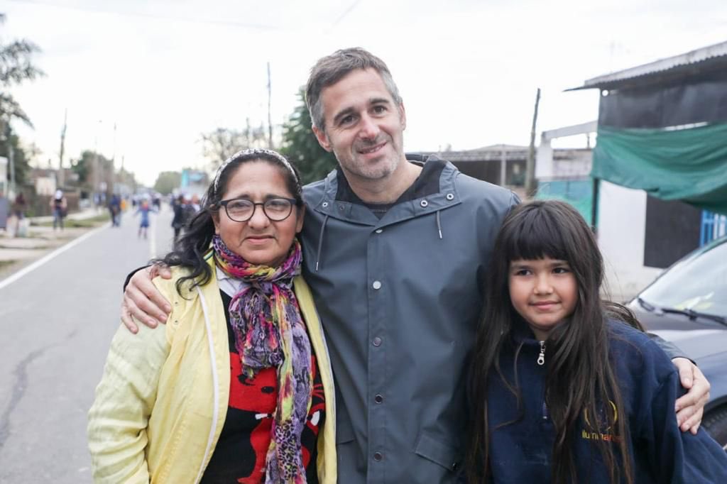 FedericoAchaval's tweet photo. Hoy le dijimos a los vecinos de #SanAlejo, #LaLomita y #Agustoni que vamos a ir por mucha más educación, más salud, más polideportivos y más obras.

Seguimos caminando porque tenemos la decisión de transformar cada uno de nuestros barrios.

#VamosPorMuchoMás https://t.co/m7wVznKR4H
