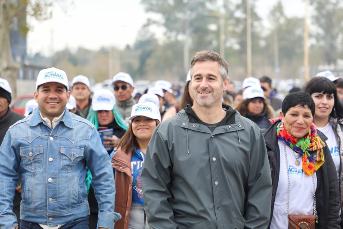 FedericoAchaval's tweet photo. Hoy le dijimos a los vecinos de #SanAlejo, #LaLomita y #Agustoni que vamos a ir por mucha más educación, más salud, más polideportivos y más obras.

Seguimos caminando porque tenemos la decisión de transformar cada uno de nuestros barrios.

#VamosPorMuchoMás https://t.co/m7wVznKR4H