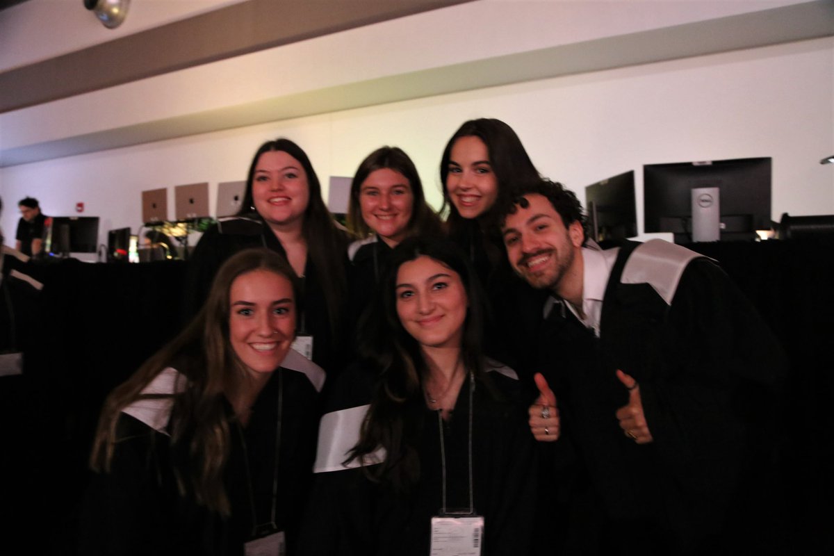 Samboo1132's tweet photo. It was a great pleasure to celebrate the successes of my good friends and classmates today as they obtained their B.A. in Second Language Teaching @ILOB_OLBI Here’s to the educators of future generations! ✨🥂 https://t.co/AOenVmClD3