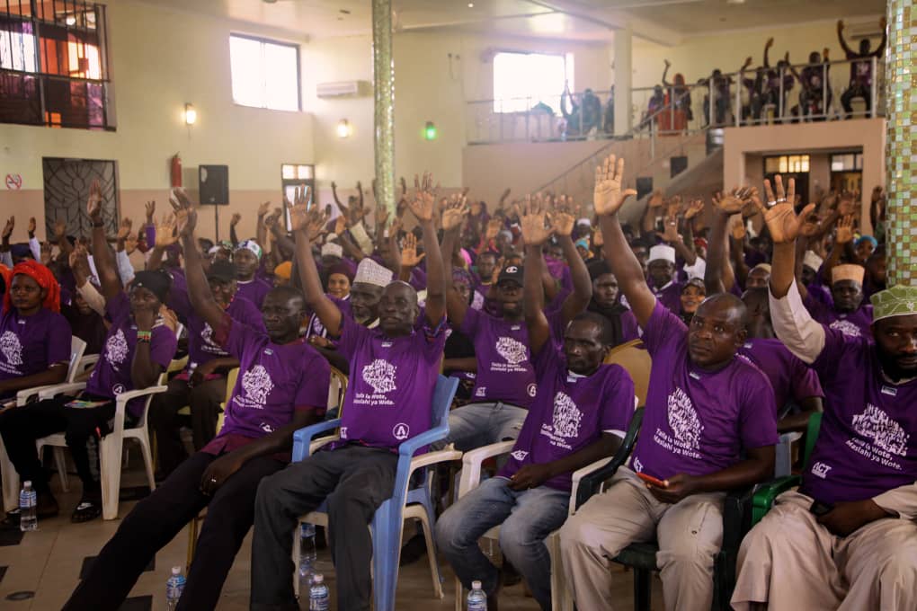 Aliyekuwa Diwani wa Kata ya Bangwe (CCM)  na Mjumbe wa Mkutano Mkuu wa CCM Mkoa wa Kigoma Issa Hussein Ahmad amejiunga na ACT Wazalendo. Ndugu Issa amepokelewa leo na Katibu Mkuu, Ndugu <a href="/AdoShaibu/">Ado Shaibu</a> kwenye Mkutano Mkuu wa Jimbo la Kigoma Mjini.

#TaifaLaWote
#MaslahiYaWote