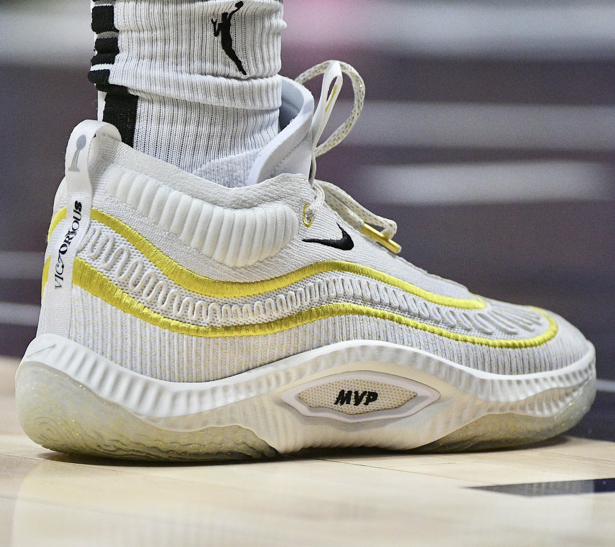 air max 97 ucla on feet