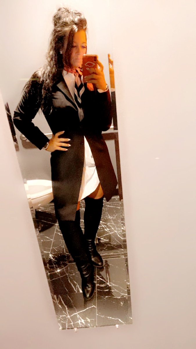 With or without the jacket? #Selfie #bathroomselfie #SaturdayMorning #WorkMode