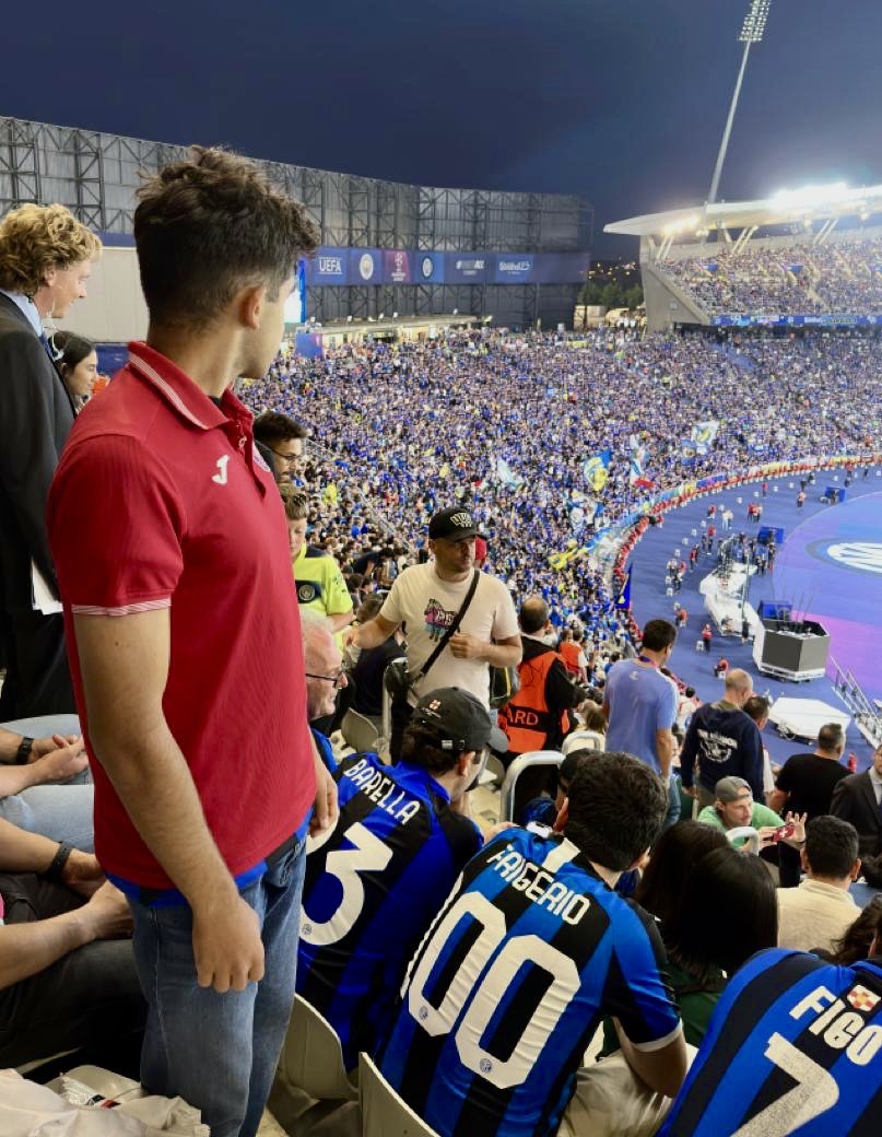 FC_Pyunik's tweet photo. Narek Simonyan, Pyunik Academy footballer, attends the Champions League final π
Narek won a trip in the UEFA For Players contest π₯
Let the final be incredible!
#Pyunik #PyunikAcademy https://t.co/LsWIt5UoCb