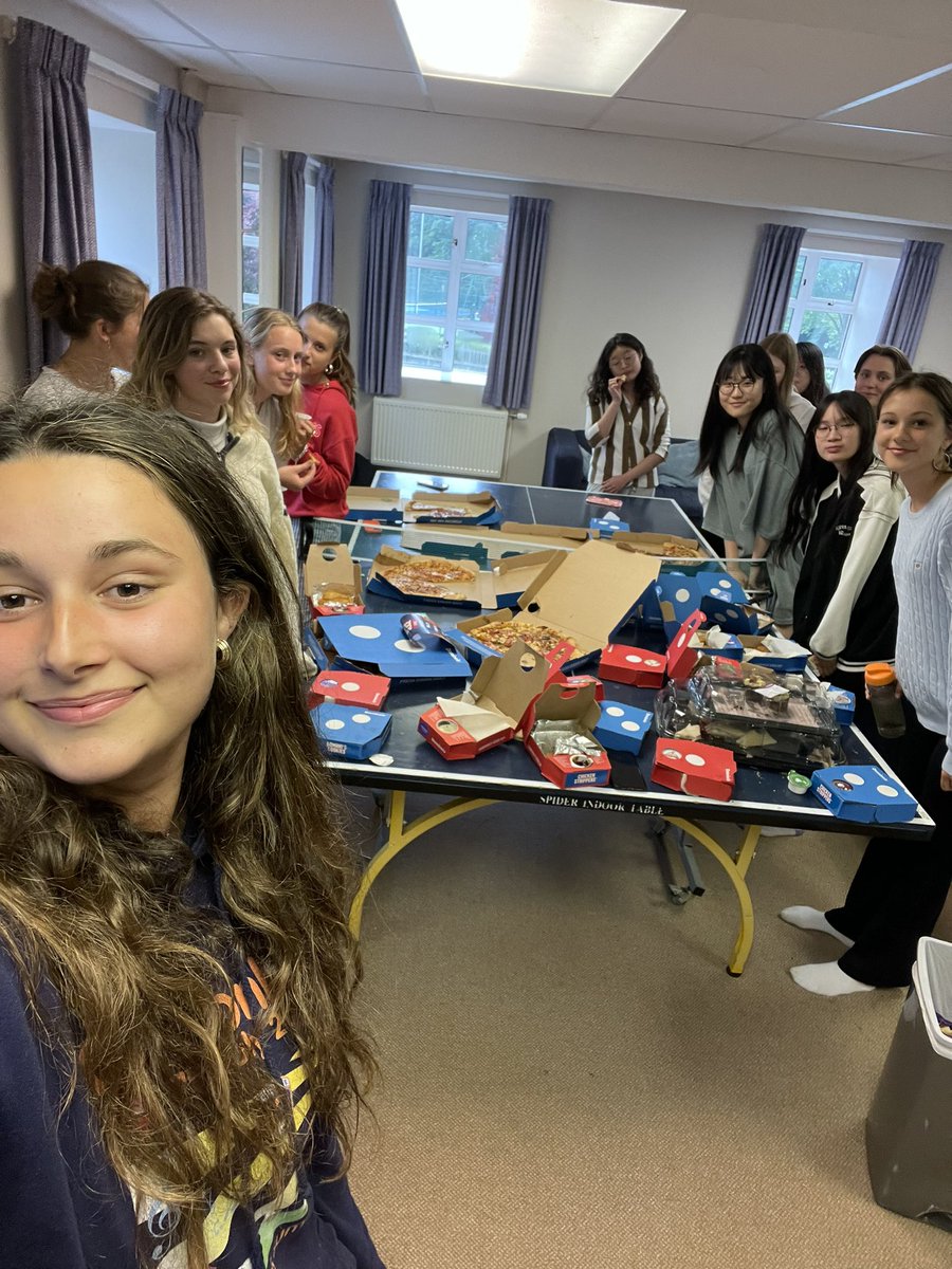 StableHouseRC's tweet photo. Happy national boarding week! Pizza night to celebrate end of exams for the year 10 &amp; 12 and a well earned break for our year 11 &amp; 13 boarders 🍕🍗🤤📸  #ILoveBoarding @BSAboarding https://t.co/NsBW87vynr