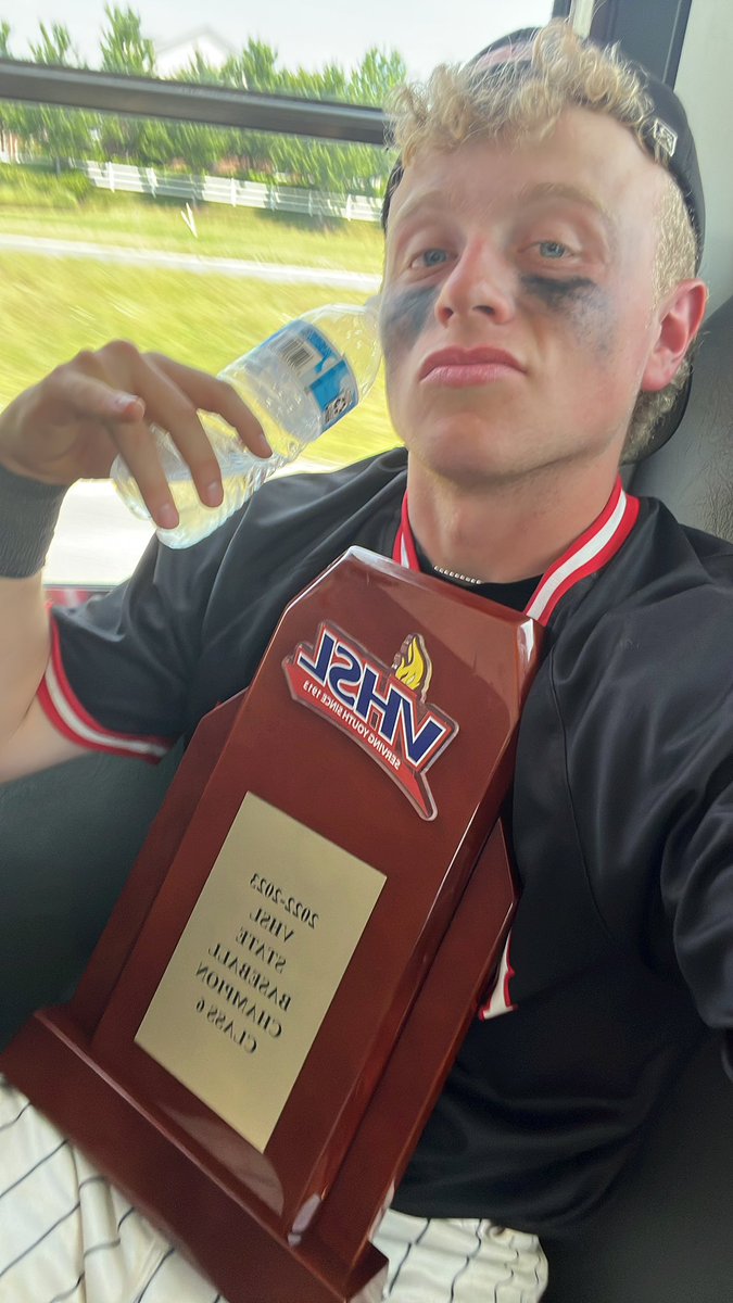 RyanHalloran15's tweet photo. State champ. @coachpudge8 you were right about the view from the top🖤❤️🦅 https://t.co/pD9VNwuAB9
