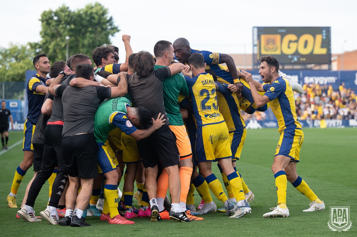 ⚽️#AlcorconRealSociedadB 1️⃣-1⃣ 🕔 90´ 👉 ¡¡No fue nada sencillo, pero nos superamos ante la adversidad y la #ADA jugará la final por el ascenso a 2ª División!! 💪 #VamosAlcor #VamosEquipo #VamosAfición 💛