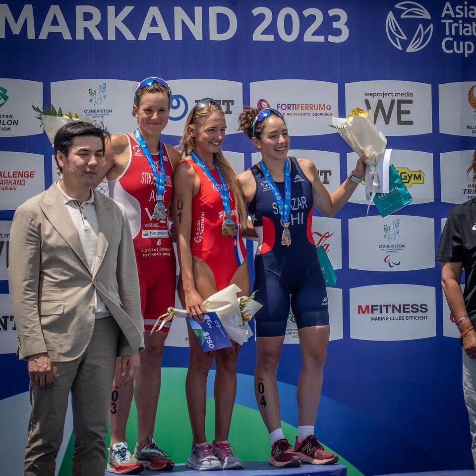 Maca 3ra en Uzbekistán

La triatleta chilena Macarena Salazar finalizó 3ra en la Copa Continental de Asia y Campeonato de Asia Central en Samarkand (Uzbekistán), en una carrera en formato olímpico (1500-40-10). Felicitaciones Maca!

⚡ trichile.cl/?q=Noticia_Mac…

#TrichileNews