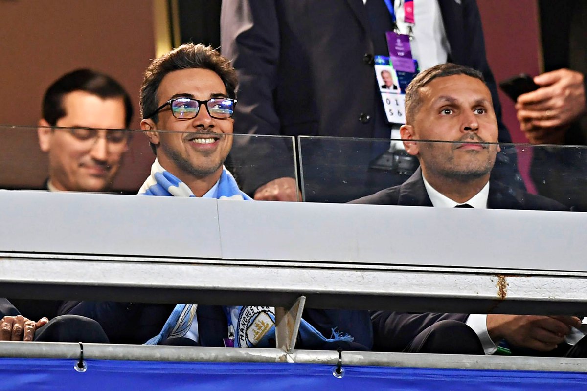 B24PT's tweet photo. Sheikh Mansour, o dono do Man City, marca presença na final da Champions League, naquele que é apenas o segundo jogo do clube que vê ao vivo.

O último havia sido em 2010. https://t.co/6vfV1Ymp92