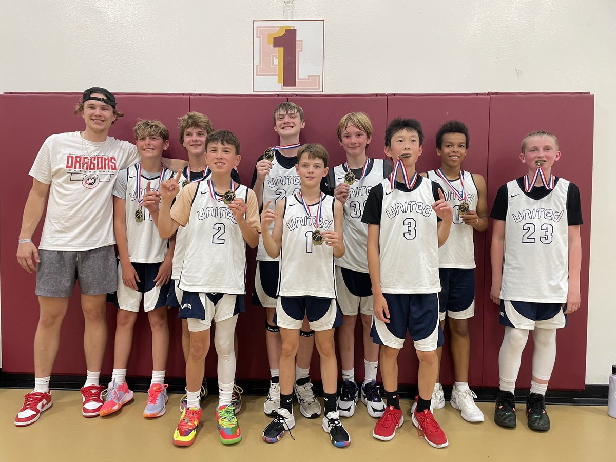 WCUHoops's tweet photo. 12U goes 3-0 and wins the MN Heat Summer Showcase! @ElijahDavidMor1 has them playing great! https://t.co/tSAtz3TYLX