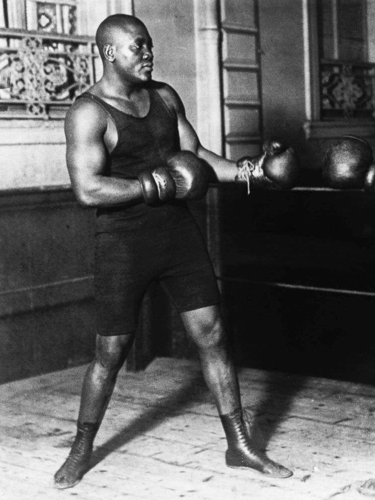 The first #AfricanAmerican world heavyweight #boxing champion #JackJohnson died in a car crash #onthisday in 1946. 🥊#GalvestonGiant #blackhistory #JimCrow #racism #TheGreatWhiteHope #UnforgivableBlackness #FightoftheCentury #trivia
