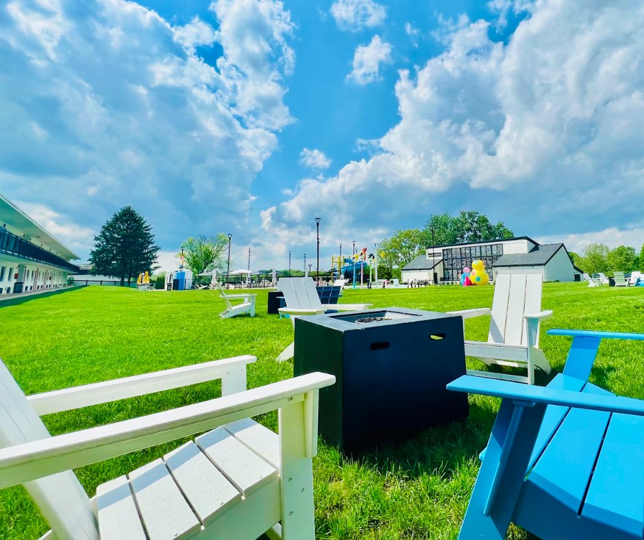 The best time of year for outdoor family fun! 🔥 Enjoy our outdoor pool, splash pad, and more this summer! 😁

#CartoonNetwork #Hotel #Summer #Outdoors #Lancaster #PA