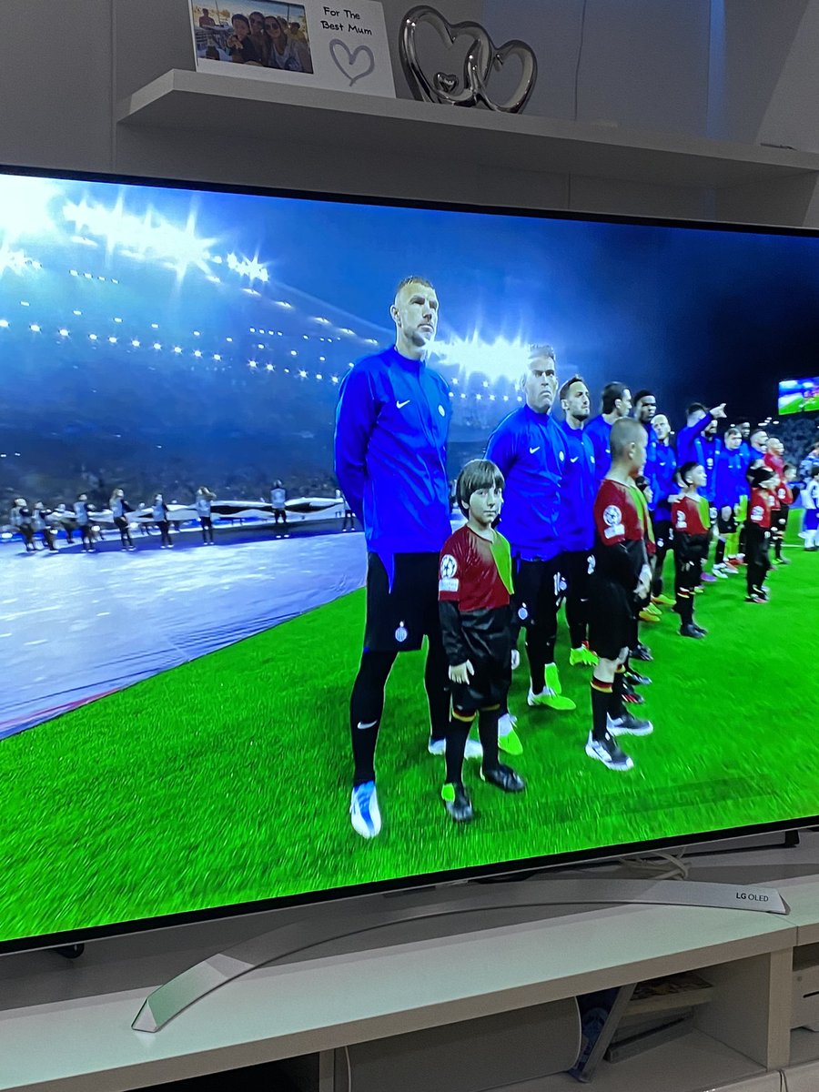 MrNeverG1veUp's tweet photo. Wer gewinnt? #TeamInter #Dijamant https://t.co/eMKn841G8L
