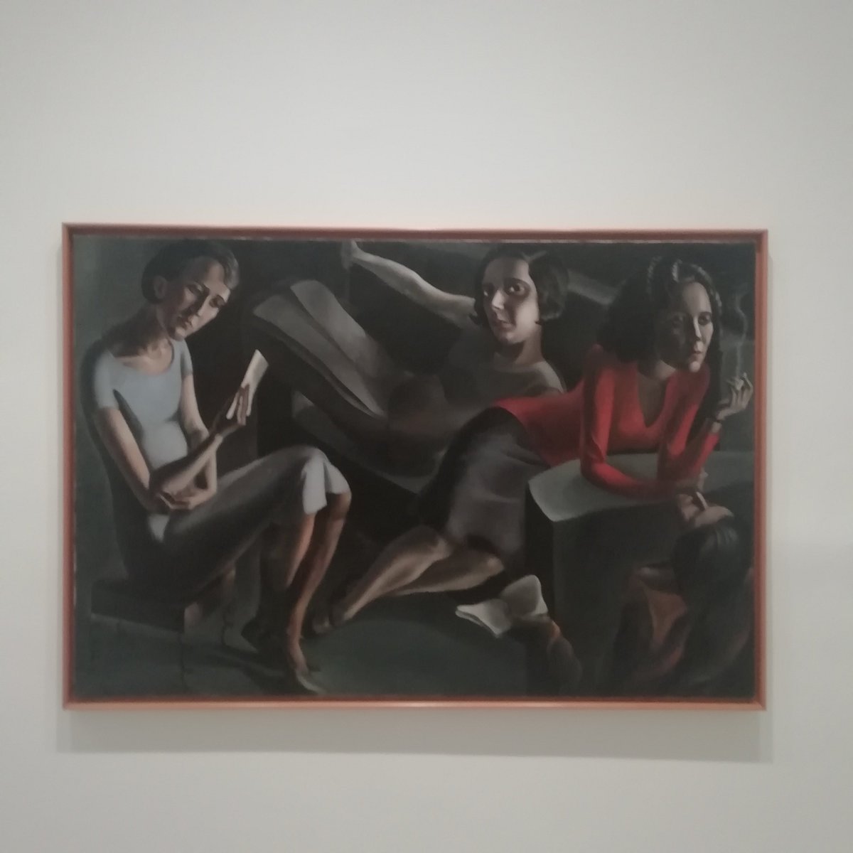IgnacioArte1969's tweet photo. Ayer, revisitando a Ángeles Santos en el Reina Sofía . Siguen impresionándome las miradas de sus retratos.
@museoreina https://t.co/q3wqRumKlt