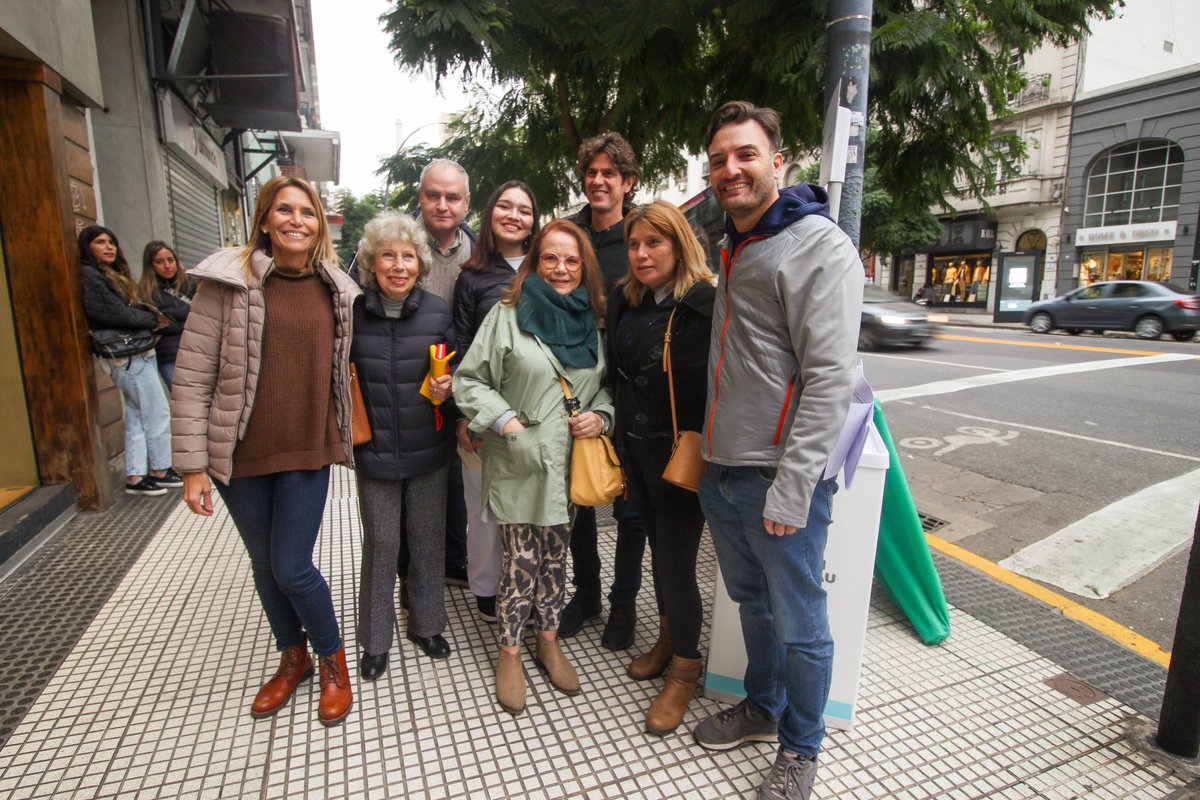 ateneorecoleta's tweet photo. #ElviraRawson @ateneorecoleta junto a @GugaLusto y @hernan_najenson recorriendo Recoleta, escuchando ideas y opiniones !!  Vamos a seguir mejorando Buenos Aires con propuestas concretas que resuelvan las necesidades de los vecinos.#Comuna2 https://t.co/ud6Ll9Jzth