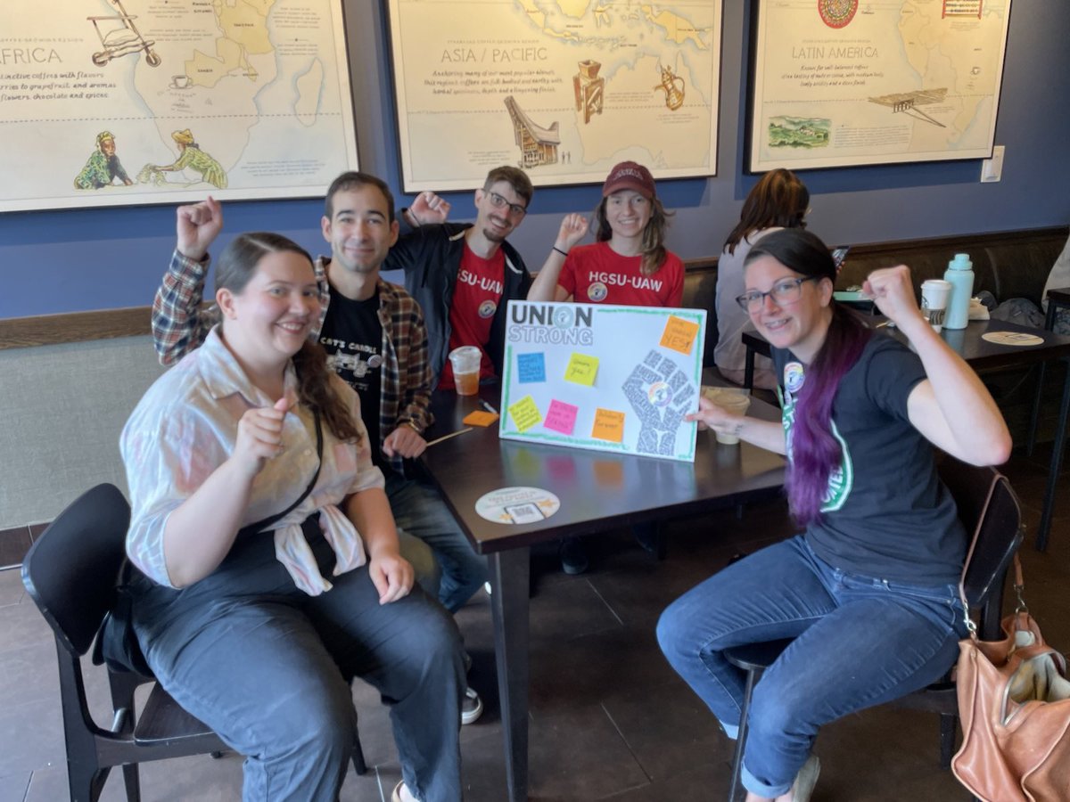 Workers at the Somerville & Newton Corner @Starbucks are excited to vote #unionYES next week!
Today, @BDSA_Labor @Boston_DSA hosted a sip in to cheer them on to victory. 

Get ready to welcome them to the ever growing @SBWorkersUnited movement. 
#UnionStrong #Solidarity #16 & #17