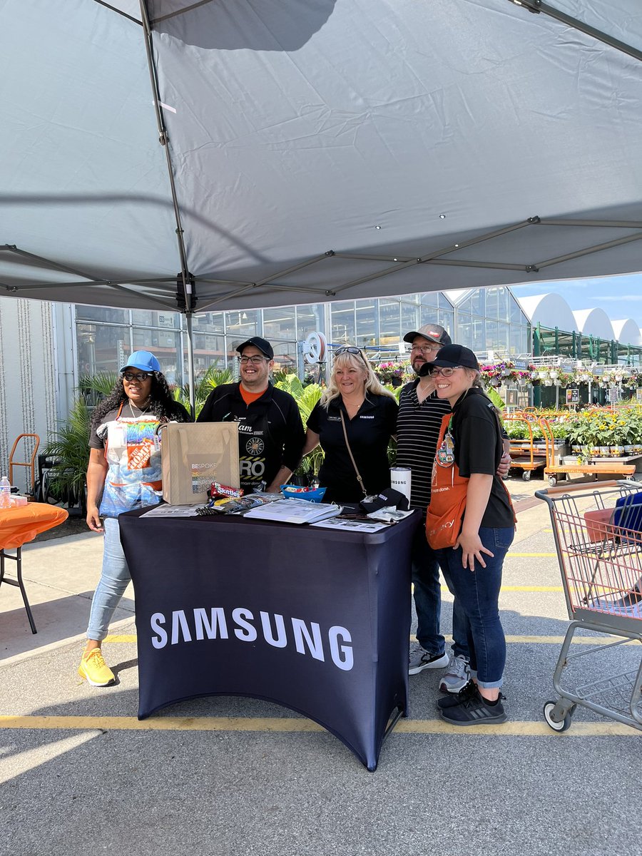 halley_michalak's tweet image. Thank you to all the vendors who came out today! It was great being able to talk about product and services! 

#store2001 #homedepot #vendorfair