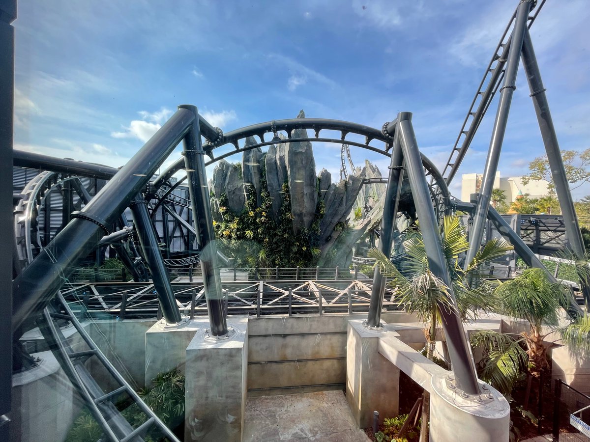insideuniversal's tweet photo. Happy 2nd Birthday to the Jurassic World VelociCoaster! @UniversalORL https://t.co/cK0UQ6tQZE
