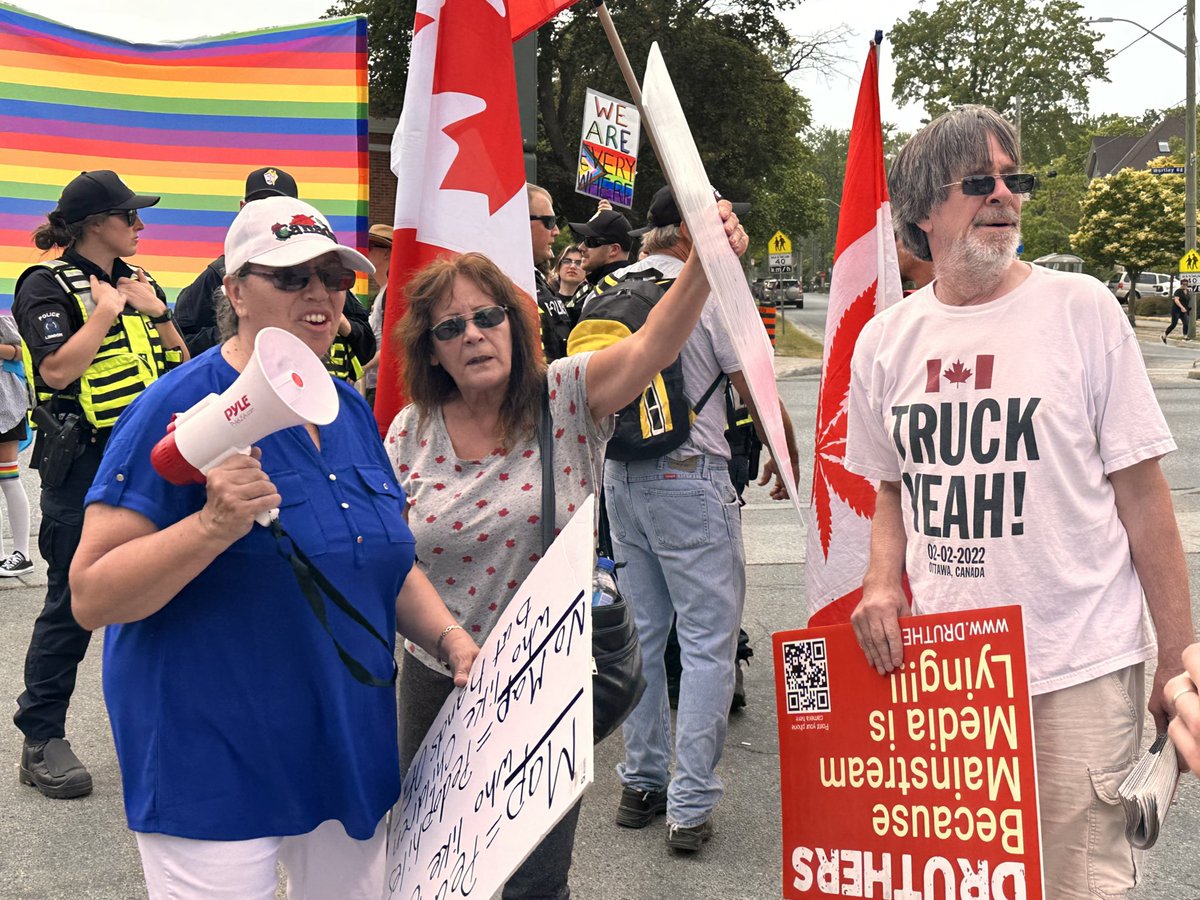 Why must there be so much hate?! 
Love always wins. 
🩷❤️🧡💛💚🩵💙
🏳️‍🌈
#ldnont #PrideMonth #Pride #HappyPride #love #BeKind