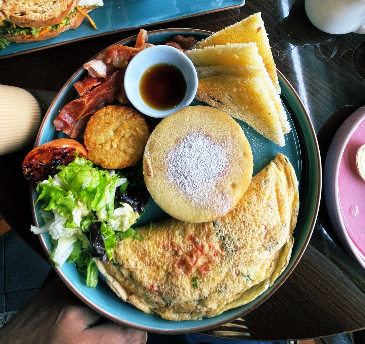 GarimaBhaskar's tweet photo. I’m a huge breakfast person. Always on the lookout for places that serve all-day breakfasts. This delicious american breakfast is from American Brew in Defence Colony.

Do you know a place that has amazing breakfasts?

#delhi #breakfast #foodie https://t.co/GROBDE3pWs